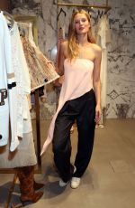 TONI GARRN at Her Charity Fashion Fleamarket 09/15/2022