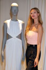 TONI GARRN at Her Charity Fashion Fleamarket 09/15/2022