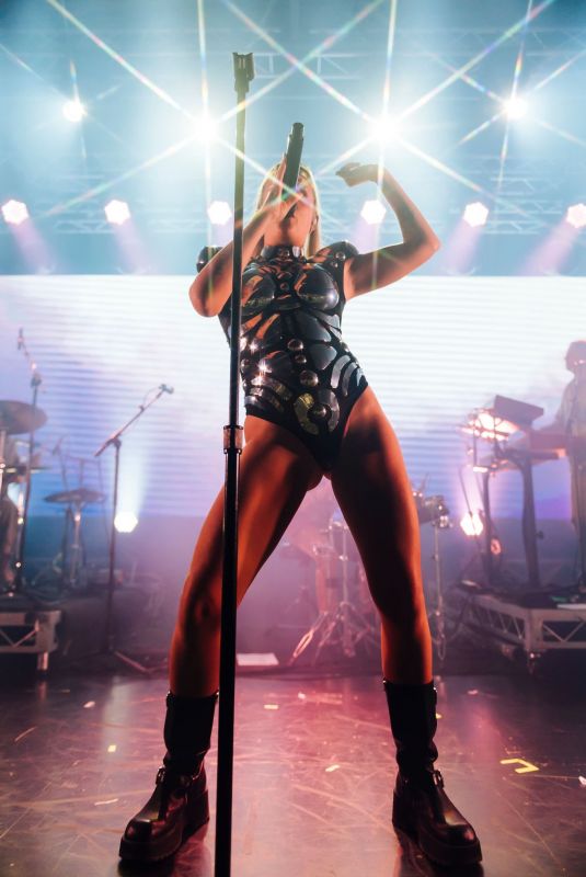 TOVE LO Performs at 170 Russell in Melbourne 09/27/2022