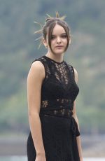 ZOE ARNAO at Apagon Photocall at 70th San Sebastian Film Festival 09/23/2022