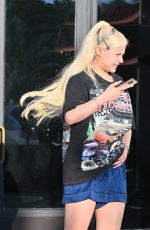 ALABAMA BARKER Leaves Crossroads Restaurant in Calabasas 10/24/2022