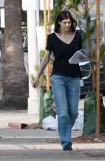 ALEXANDRA DADDARIO on the Det of Tommy Dorfman