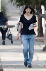 ALEXANDRA DADDARIO on the Det of Tommy Dorfman