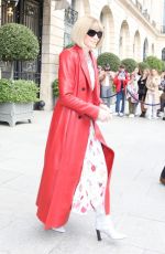 ANNA WINTOUR Heading to Balenciaga Show at Paris Fashion Week 10/02/2022