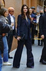 ANNE HATHAWAY Leaves The View in New York 10/12/2022