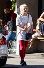 ARIEL WINTER at Alfreds Cafe in Studio City 09/30/2022