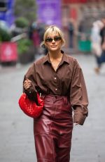 ASHLEY ROBERTS Leaveds Global Radio Studios in London 10/13/2022