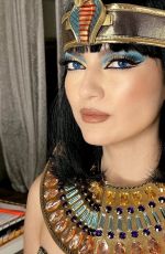 BLANCA BLANCO in Cleopatra Coustume Out for Halloween 10/30/2022