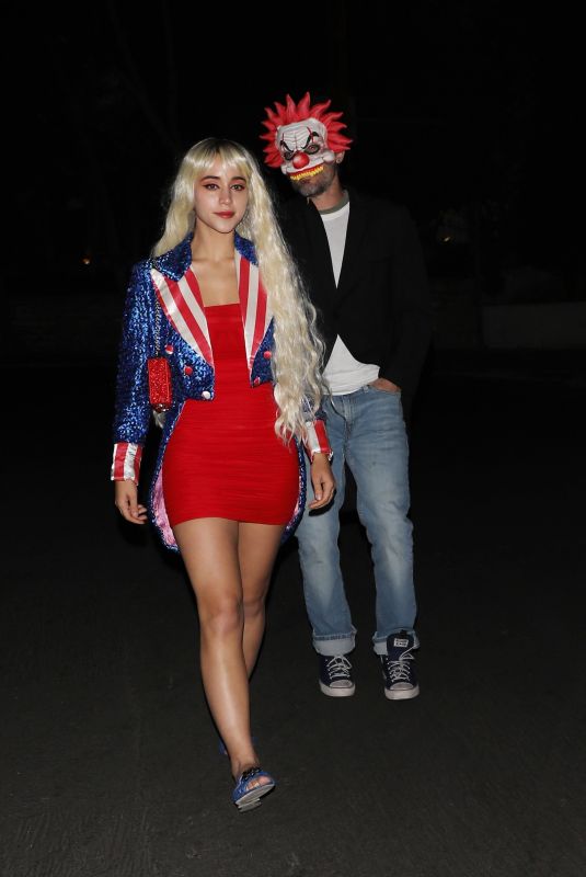 CAYLEE COWAN Arrives at Vas Morgan