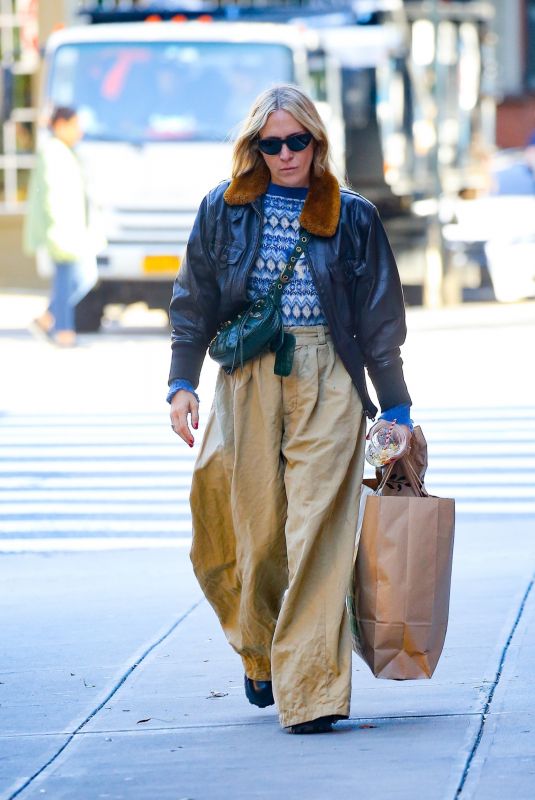 CHLOE SEVIGNY Out in New York 10/20/2022