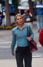 CLAIRE DANES on the Set of Steven Soderburgh