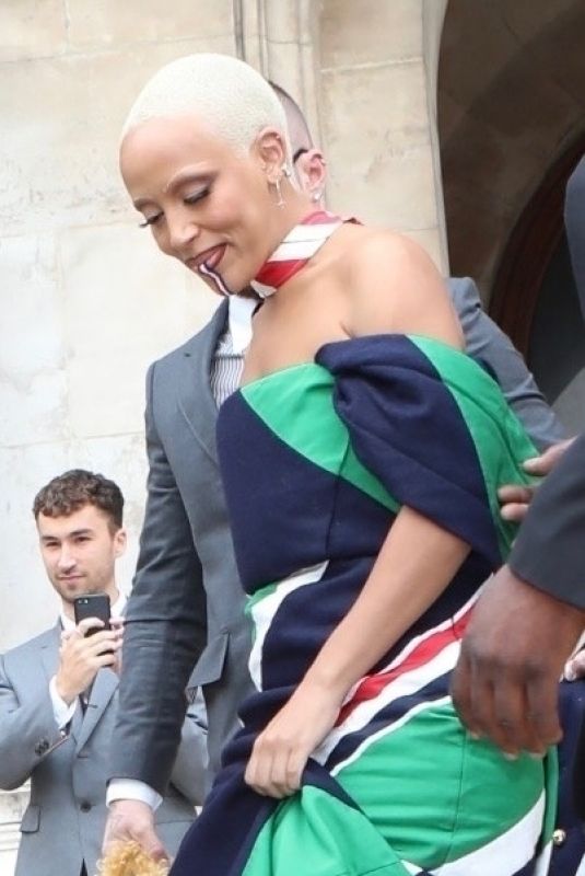 DOJA CAT Arrives at Thom Browne Womenswear Spring/Summer 2023 Show at Paris Fashion Week 10/03/2022