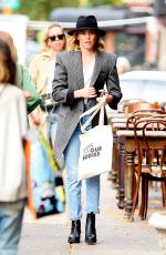 ELIZABETH BANKS Out Shopping in New York 10/26/2022