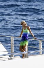 ELIZABETH DEBICKI Filming Scenes of Princess Diana in Palma 10/15/2022