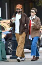 ELIZABETH OLSEN and Robbie Arnet Out for Coffee in NEw York 10/09/2022