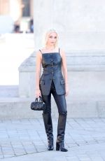 EMMA CHAMBERLAIN Arrives at Louis Vuitton SS23 Fashion Show in Paris 10/04/2022