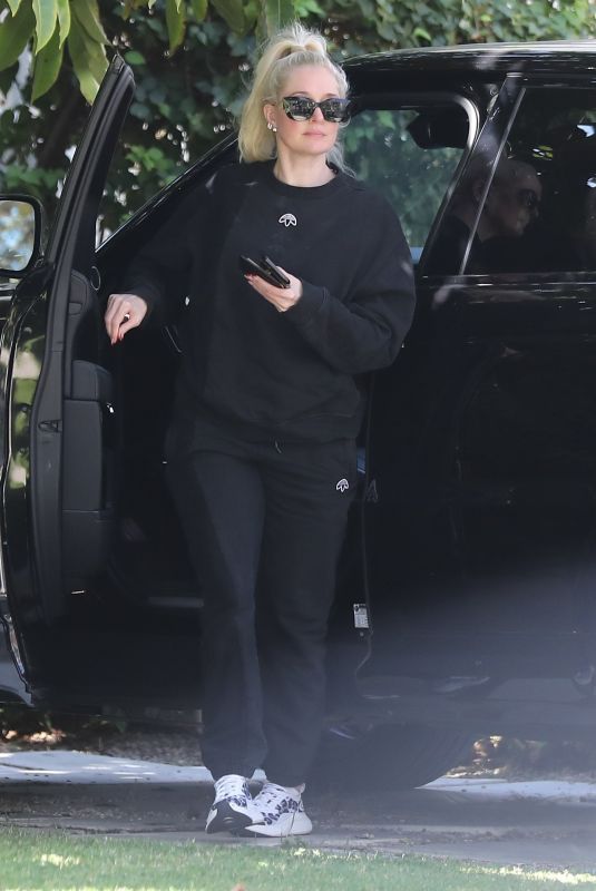 ERIKA JAYNE Arrives at Her Home in Los Angeles 09/30/2022