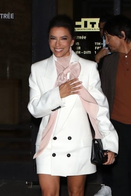 EVA LONGORIA Leaves Victoria Beckham