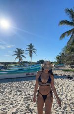 FIONA BARRON - Instagram Photos 10/11/2022
