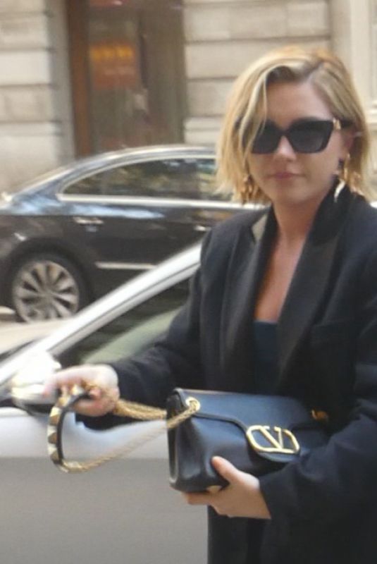 FLORENCE PUGH Arrives Back at Her Hotel in London 10/08/2022