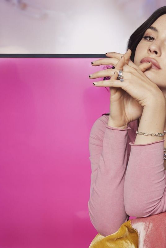 GRACIE ABRAMS for Pandora Me Collection 2022