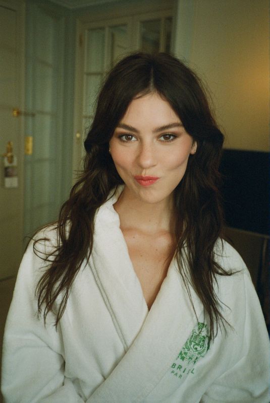 GRACIE ABRAMS Getting Ready for Chanel SSS23 Show with Vogue, October 2022