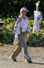 GWEN STEFANI Heading to Fall Harvest Festival in Moorpark 10/23/2022