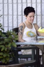 HALSEY and Alev at Tere