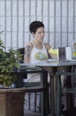 HALSEY and Alev at Tere