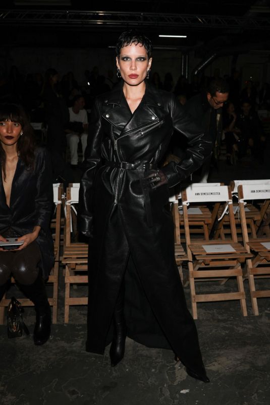 HALSEY at Ann Demeulemeester Fashion Show in Paris 10/01/2022