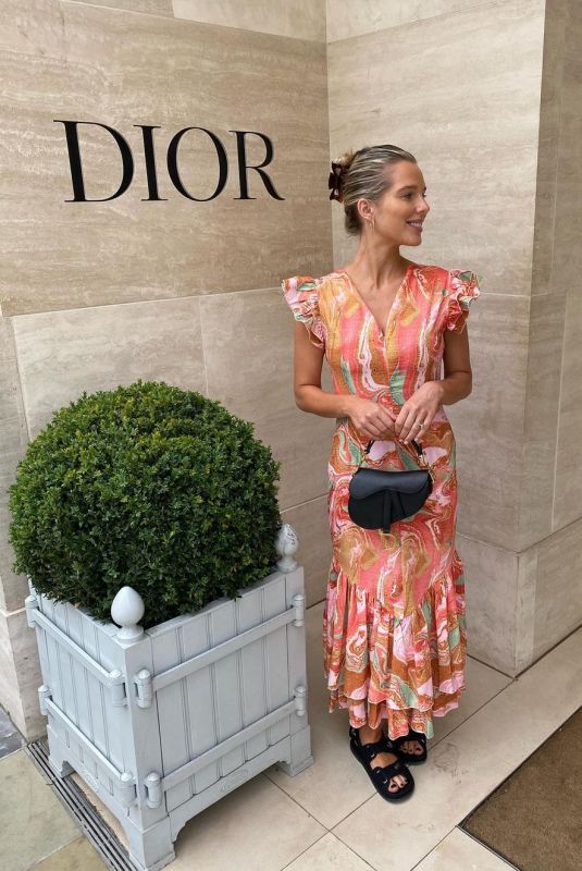 HELEN FLANAGAN - Instagram Photos 10/20/2022