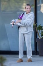 HILARY DUFF Out in to Pick up a Pizza in Sherman Oaks 10/24/2022