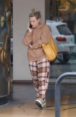 HILARY DUFF Outside of Barnes and Noble Bookstore in Studio City 10/13/2022