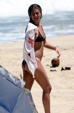 JENNIFER ANISTON in Bikini Takes Surf Lessons in Hawaii 08/23/2007