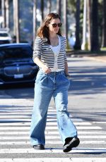 JENNIFER GARNER in Denim Out in Santa Monica 10/18/2022