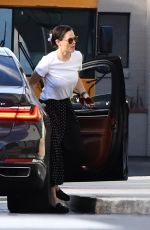 JENNIFER GARNER Out and About in Beverly Hills 10/20/2022