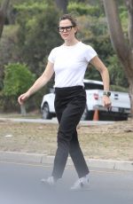 JENNIFER GARNER Out and About in Brentwood 10/06/2022