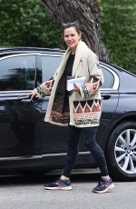 JENNIFER GARNER Out in Santa Monica 10/11/2022