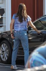jennifer garner shopping at Edelweiss Chocolates at Brentwood Country Mart 10/04/2022