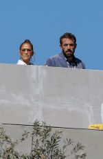 JENNIFER LOPEZ and Ben Affleck Check in on the Nearly Finished Remodel of Their New Home in Bel Air 10/01/2022