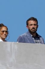 JENNIFER LOPEZ and Ben Affleck Check in on the Nearly Finished Remodel of Their New Home in Bel Air 10/01/2022