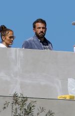 JENNIFER LOPEZ and Ben Affleck Check in on the Nearly Finished Remodel of Their New Home in Bel Air 10/01/2022
