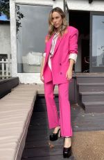 JESSICA MCNAMEE - Instagram Photos 10/09/2022