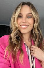JESSICA MCNAMEE - Instagram Photos 10/09/2022