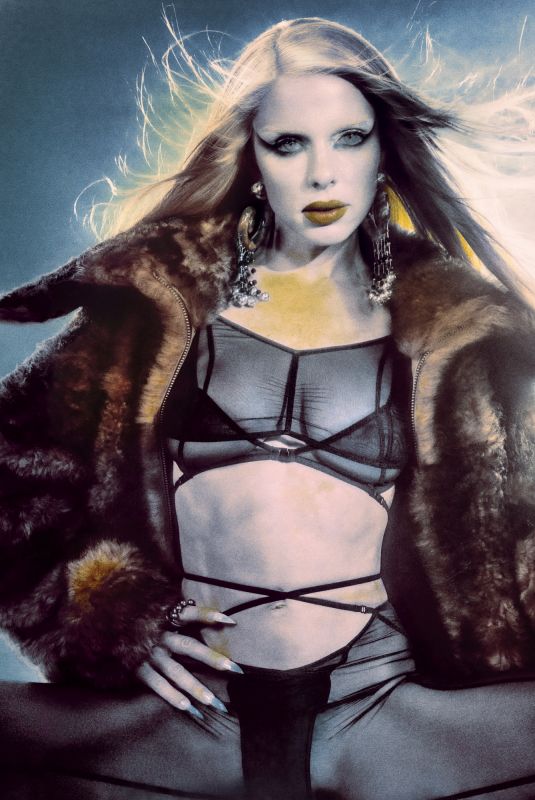 JULIA FOX for Knwls Fall 2022 Campaign