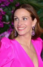 JULIA ROBERTS at Ticket to Paradise Premiere in Westwood 10/17/2022