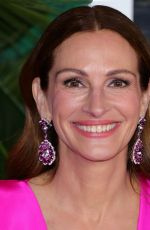 JULIA ROBERTS at Ticket to Paradise Premiere in Westwood 10/17/2022