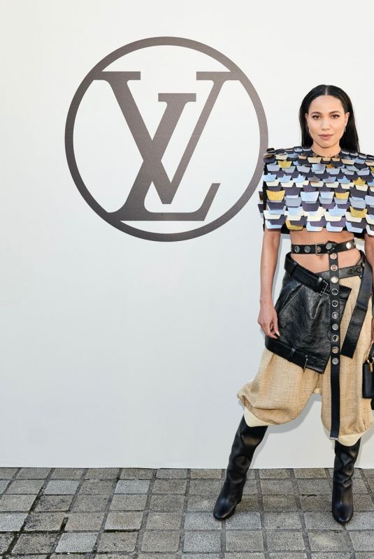 JURNEE SMOLLETT at Louis Vuitton Spring/summer 2023 Fashion Show in Paris 10/04/2022