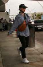 KALEY CUOCO Arriva at Los Angeles International Airport 10/14/2022