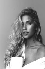 KARA DEL TOR - Instagram Phtos 10/25/2022